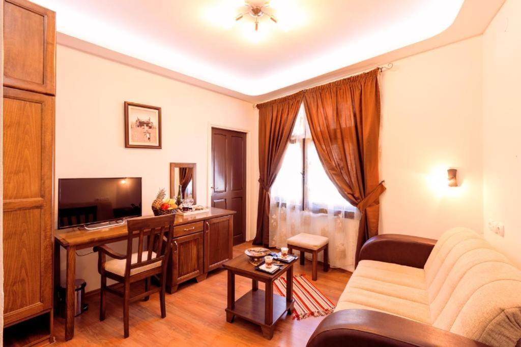 Downtown Rooms Ni Exterior foto